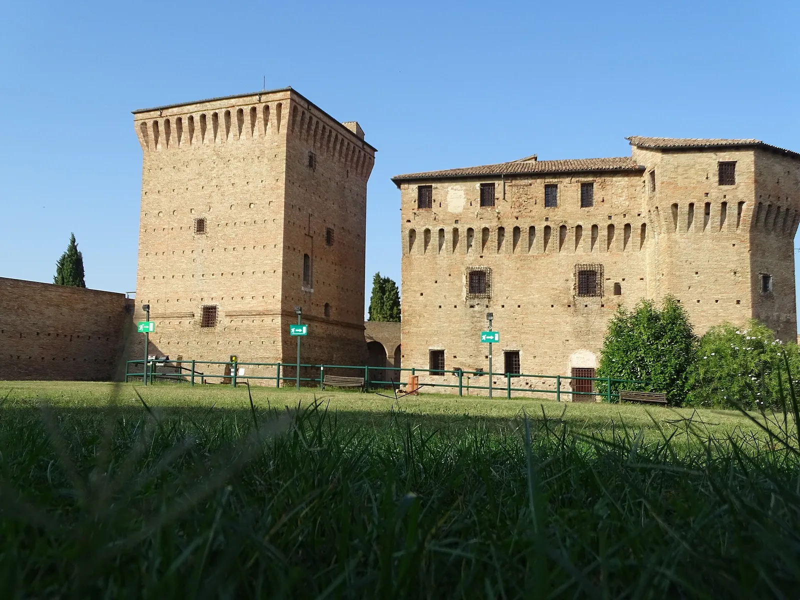 Mura e torri della Rocca Malatestiana di Cesena