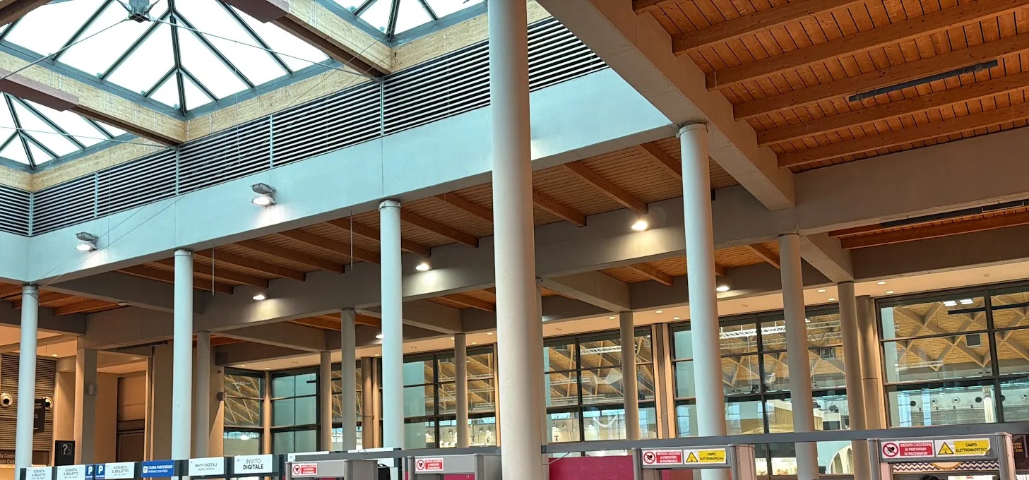 Vstup a vstupní hala výstaviště v Rimini