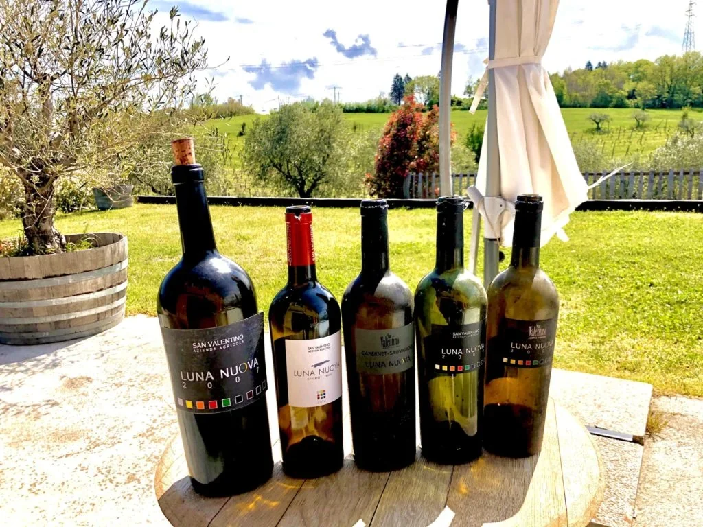 Bottiglie di Luna Nuova della Cantina San Valentino