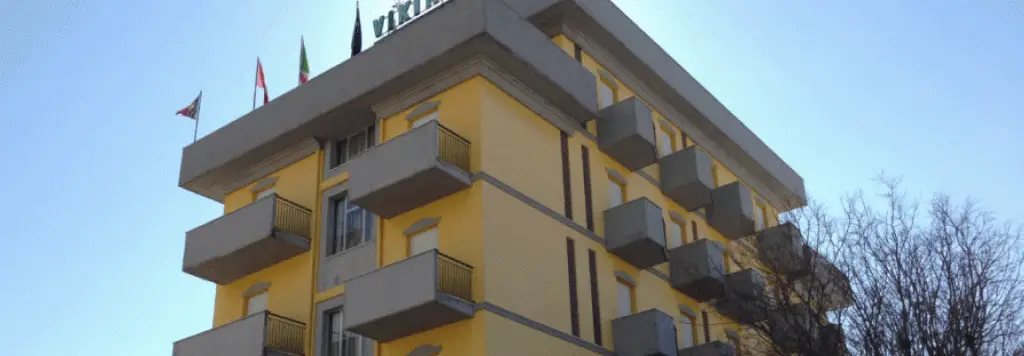 La facciata dell'Hotel Viking a Viserbella di Rimini