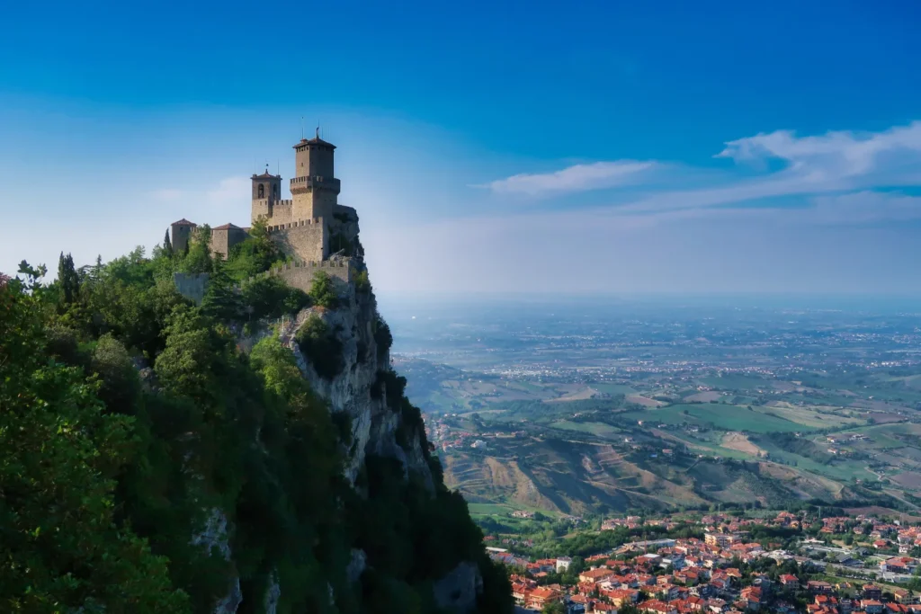 La Guaita, Prima Torre di San Marino, sulla rupe del Monte Titano con vista sulla pianura fino al mare